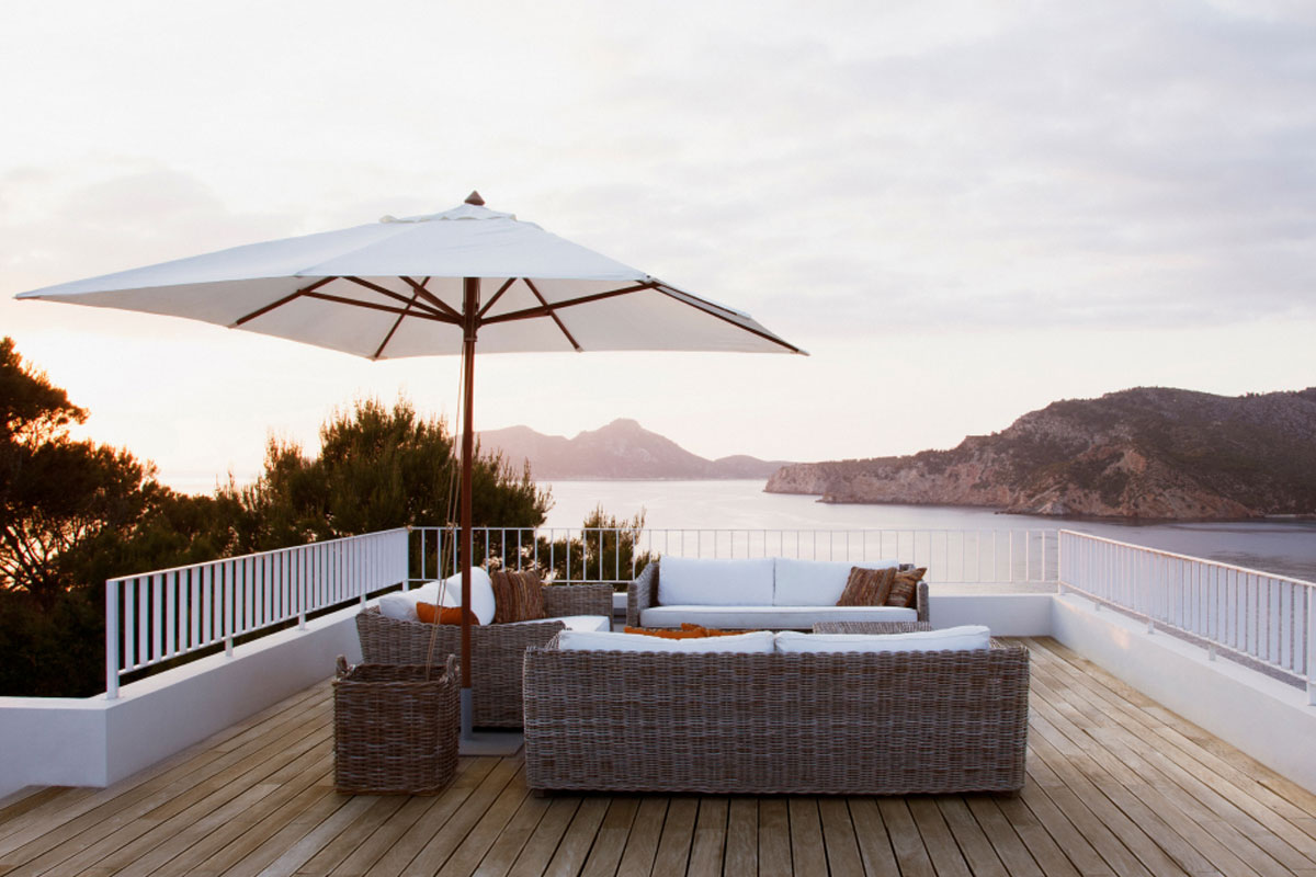 Terrasse with sea views in the sunset